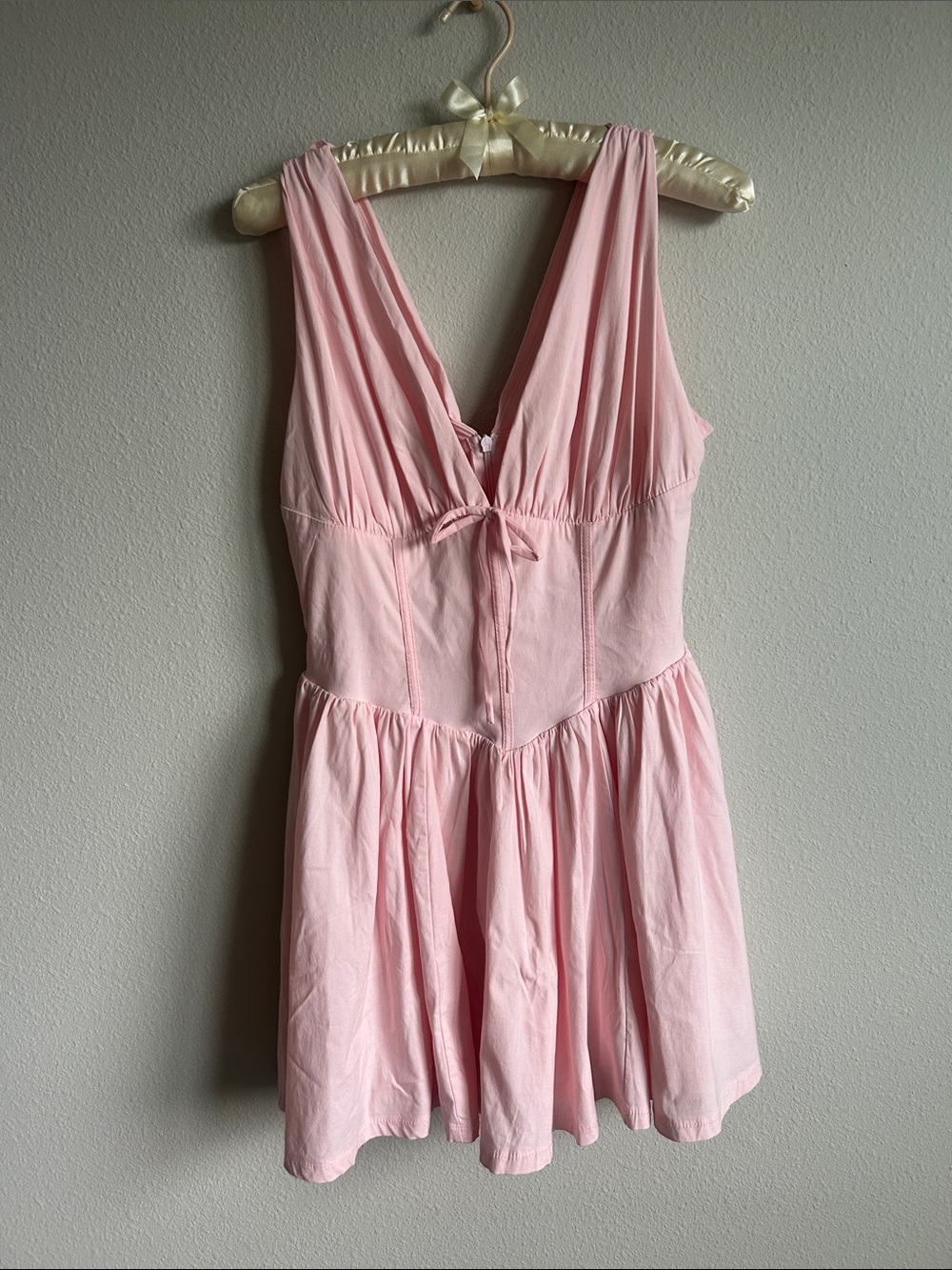 Super Flattering Light Pink Sleeveless V Neck Sundress
